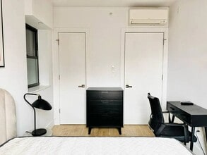 Furnished room/NOT APARTMENT, Unit 4C in Brooklyn, NY - Building Photo - Building Photo