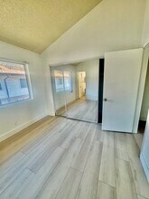 7115 Etiwanda Ave in Reseda, CA - Building Photo - Building Photo
