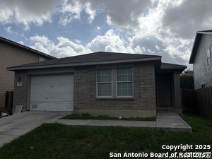 8914 Mission Mdw in San Antonio, TX - Building Photo
