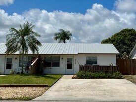 8698 SE Hobe Ridge Ave in Hobe Sound, FL - Building Photo
