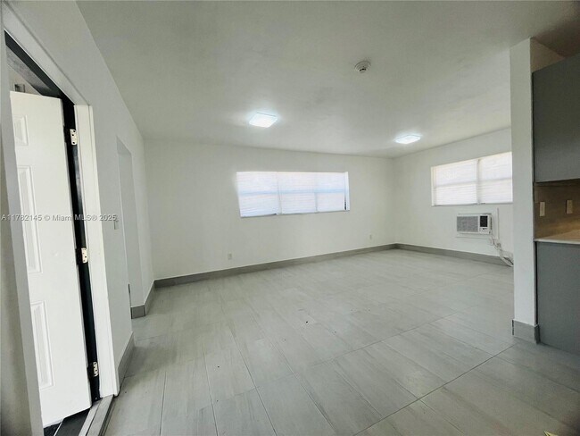 13390 NE 6th Ave in North Miami, FL - Building Photo - Building Photo