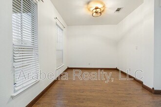 9631 Summer Vail in San Antonio, TX - Building Photo - Building Photo