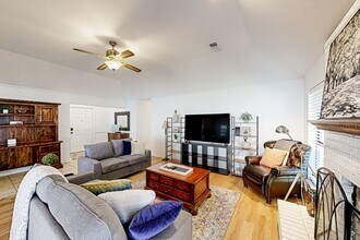 941 Lakeridge Dr in Azle, TX - Foto de edificio - Building Photo