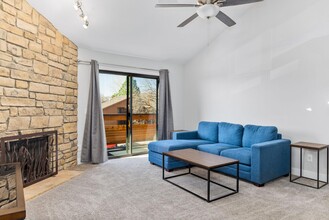 335 Wright St in Lakewood, CO - Building Photo - Building Photo