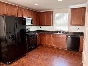 681 Swift Eagle Ave in Henderson, NV - Building Photo - Building Photo