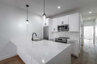 25 Church St in New Milford, CT - Building Photo