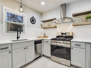 3304 Robinson Ave in Austin, TX - Building Photo - Building Photo