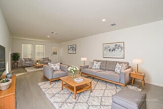 542 Layne Overlook in San Antonio, TX - Foto de edificio - Building Photo