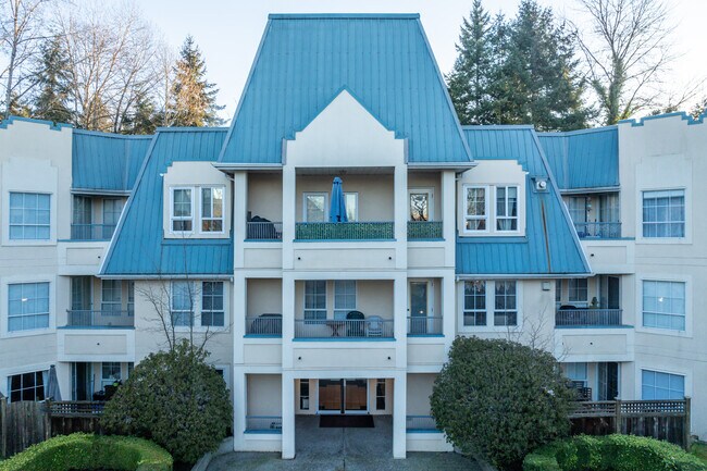 Chateau Royale in Coquitlam, BC - Building Photo - Building Photo