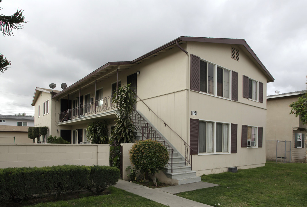 1124 W Valencia Dr in Fullerton, CA - Building Photo