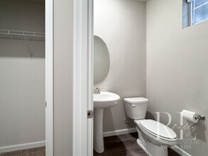 110 McNeal Ave in Bremerton, WA - Building Photo - Building Photo