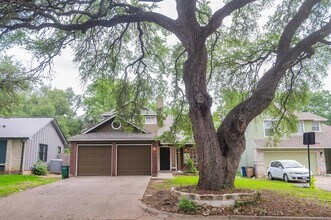 1004 Kavanagh Dr in Austin, TX - Building Photo - Building Photo