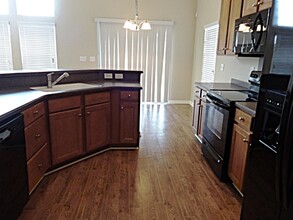 7303 Coopers Hawk Dr in Hanahan, SC - Building Photo - Building Photo