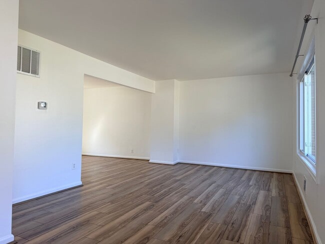 7799 Fox Ct in Pasadena, MD - Building Photo - Building Photo