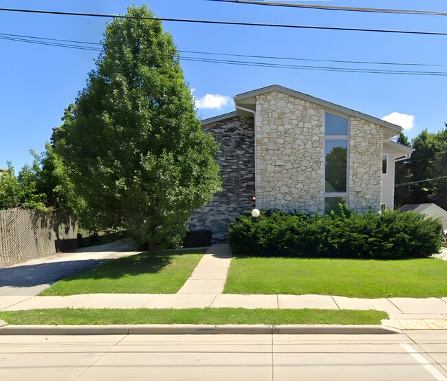 Maple Ave Apartments