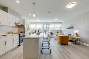 2 Quebec in Guelph, ON - Building Photo