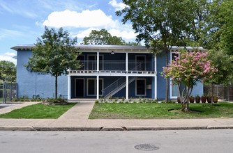 Villas at Alamo Heights in San Antonio, TX - Foto de edificio - Building Photo