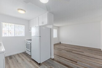 Villa Seville in Chula Vista, CA - Building Photo - Interior Photo