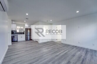 3663 Budd St in San Diego, CA - Foto de edificio - Building Photo