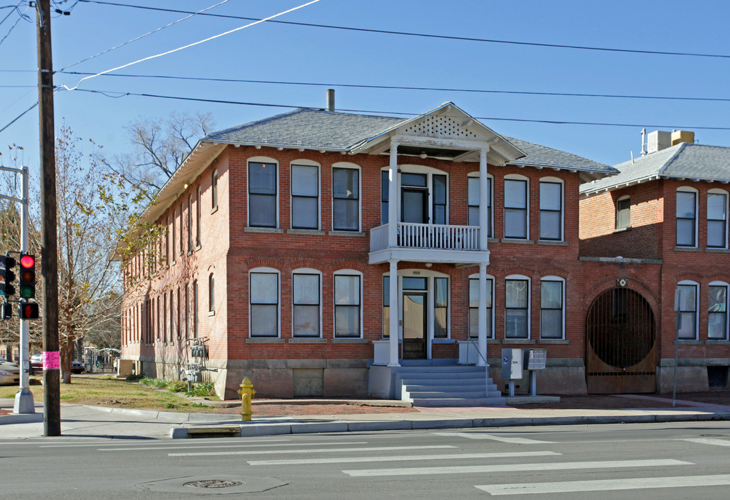 1002 Central Ave NW in Albuquerque, NM - Foto de edificio