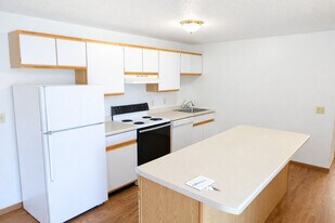 The Meadows (Amy Dr) in Holmen, WI - Building Photo