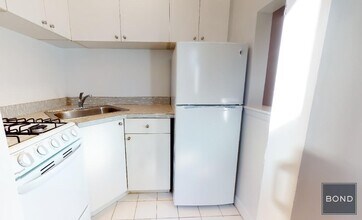 212 E 85th St in New York, NY - Building Photo - Building Photo