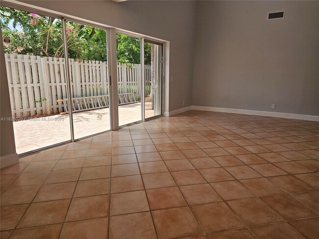 1359 Springside Dr in Weston, FL - Building Photo - Building Photo