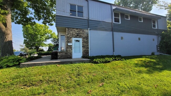 property at 792 N Barron Blvd