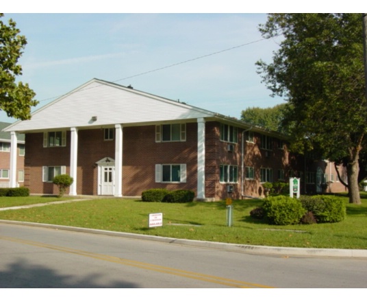 Chase Manor Apartments in Fort Wayne, IN - Building Photo