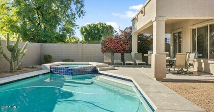 7725 E Journey Ln in Scottsdale, AZ - Building Photo - Building Photo