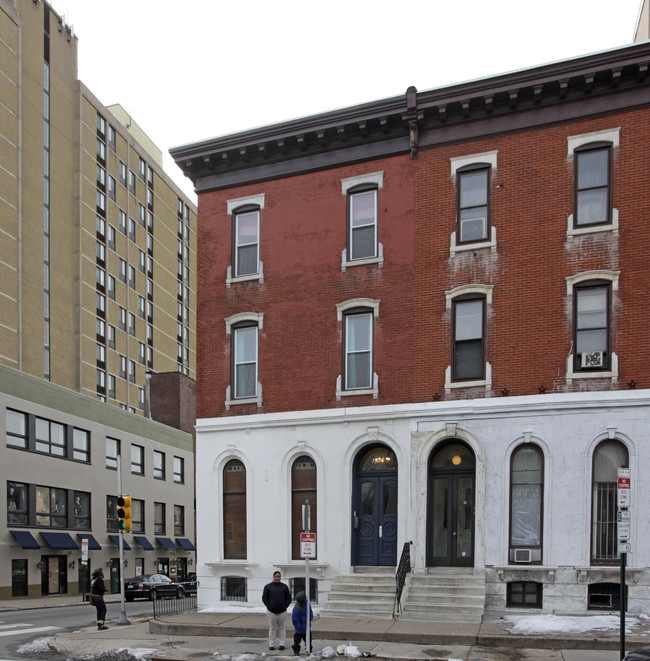 1900 Spring Garden St in Philadelphia, PA - Building Photo - Building Photo