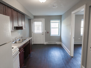 113 N Hickory St in Joliet, IL - Building Photo - Building Photo