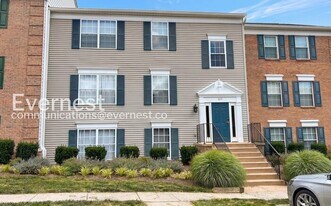 107 Prosperity Ave SE in Leesburg, VA - Building Photo