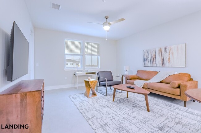 2361 Commerce Park Dr NE, Unit 1406 in Palm Bay, FL - Building Photo - Building Photo