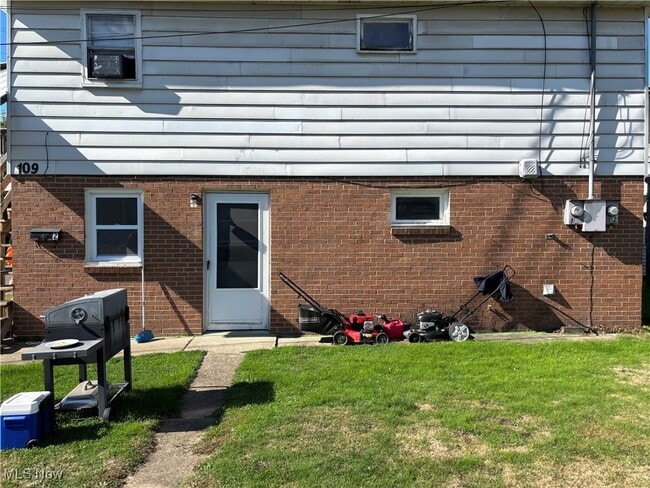 109 Alley O in Chester, WV - Building Photo - Building Photo