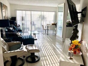 14020 SW 91st Terrace in Miami, FL - Building Photo - Building Photo