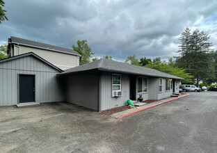 840 E Columbia Way in Troutdale, OR - Building Photo - Building Photo