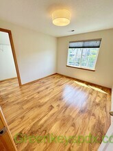 5722 NE 30th Ave in Portland, OR - Foto de edificio - Building Photo