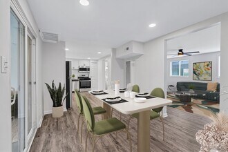 Avalon Townhomes in Hampton, VA - Foto de edificio - Building Photo