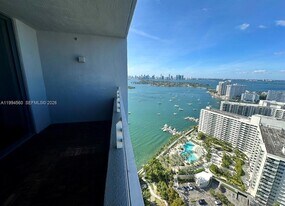 1330 West Ave, Unit 3305 in Miami Beach, FL - Building Photo