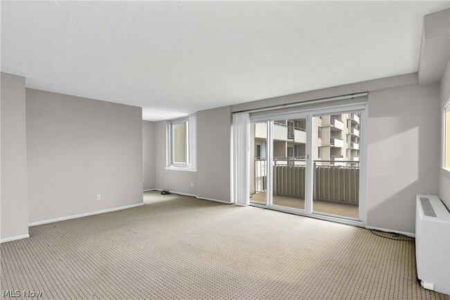 12900 Lake Ave in Lakewood, OH - Building Photo - Building Photo