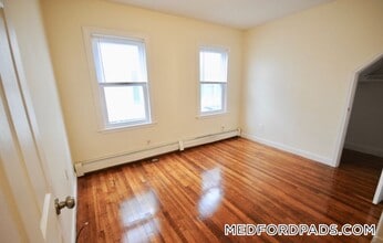 15 Taylor St in Medford, MA - Building Photo - Building Photo