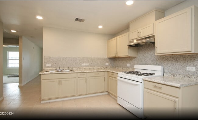 1318 Avenue A in South Houston, TX - Foto de edificio - Building Photo