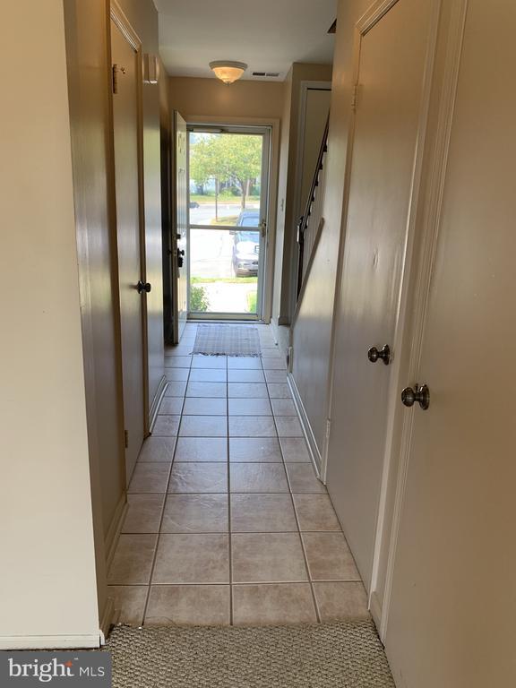 22319 Mayfield Sq in Sterling, VA - Building Photo - Building Photo