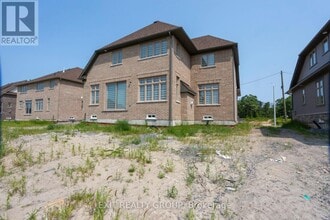 18 E Vis Ter in Quinte West, ON - Building Photo - Building Photo