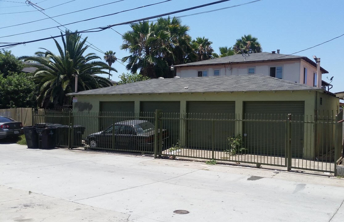 Altadena Apartments in San Diego, CA - Building Photo