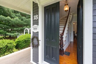18 Bridge St in Westport, CT - Building Photo - Building Photo