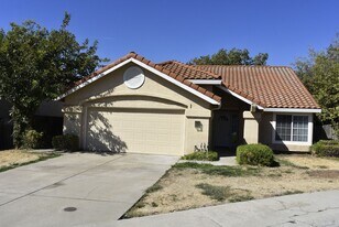 8509 El Lindo Ct in Antelope, CA - Building Photo