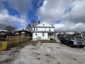 489 E Harrison St in Martinsville, IN - Foto de edificio - Building Photo