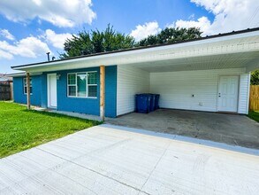 911 S Strong Blvd in Mcalester, OK - Building Photo - Building Photo